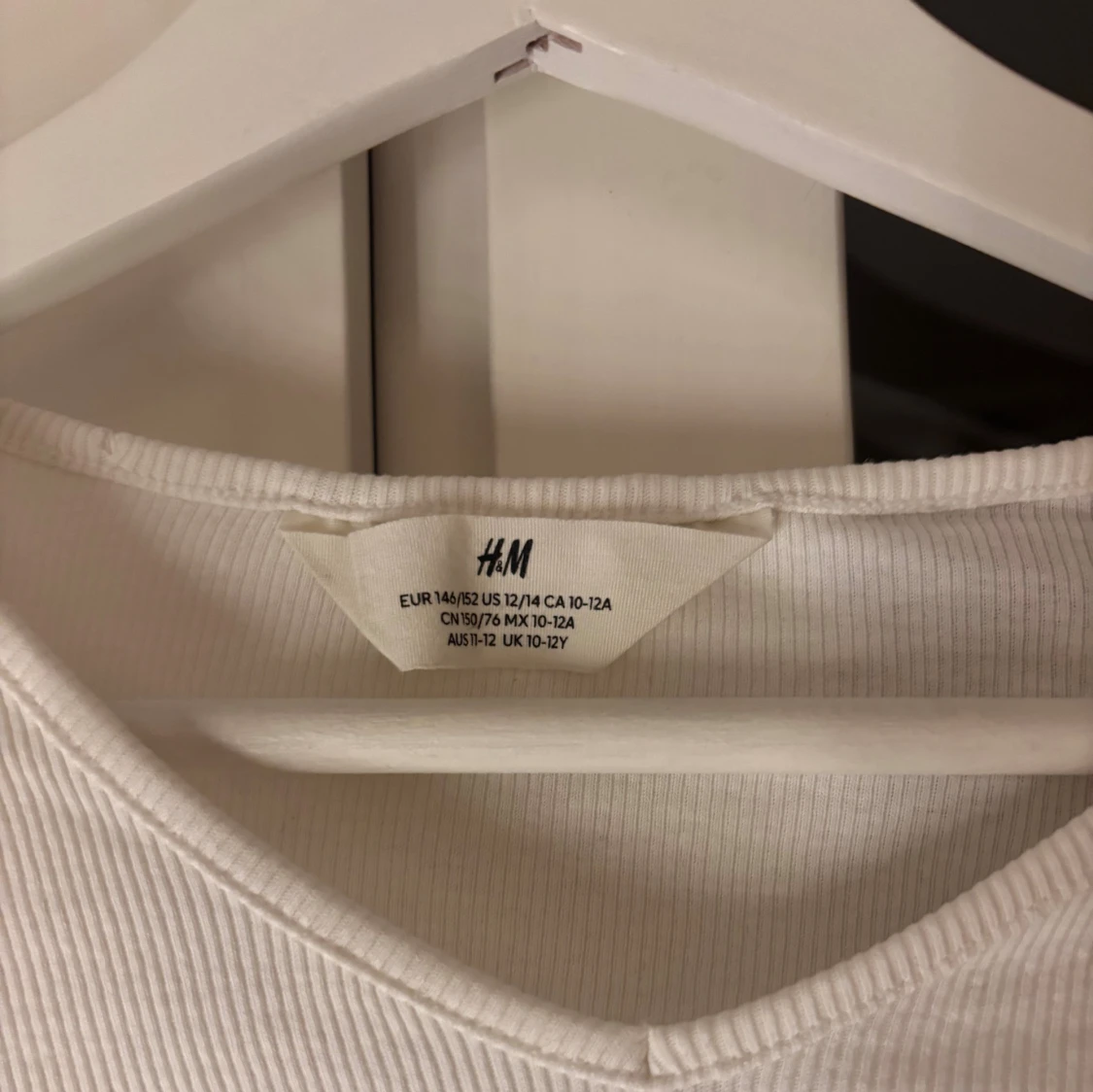 Vit ribbad långärmad topp från H&M - 3