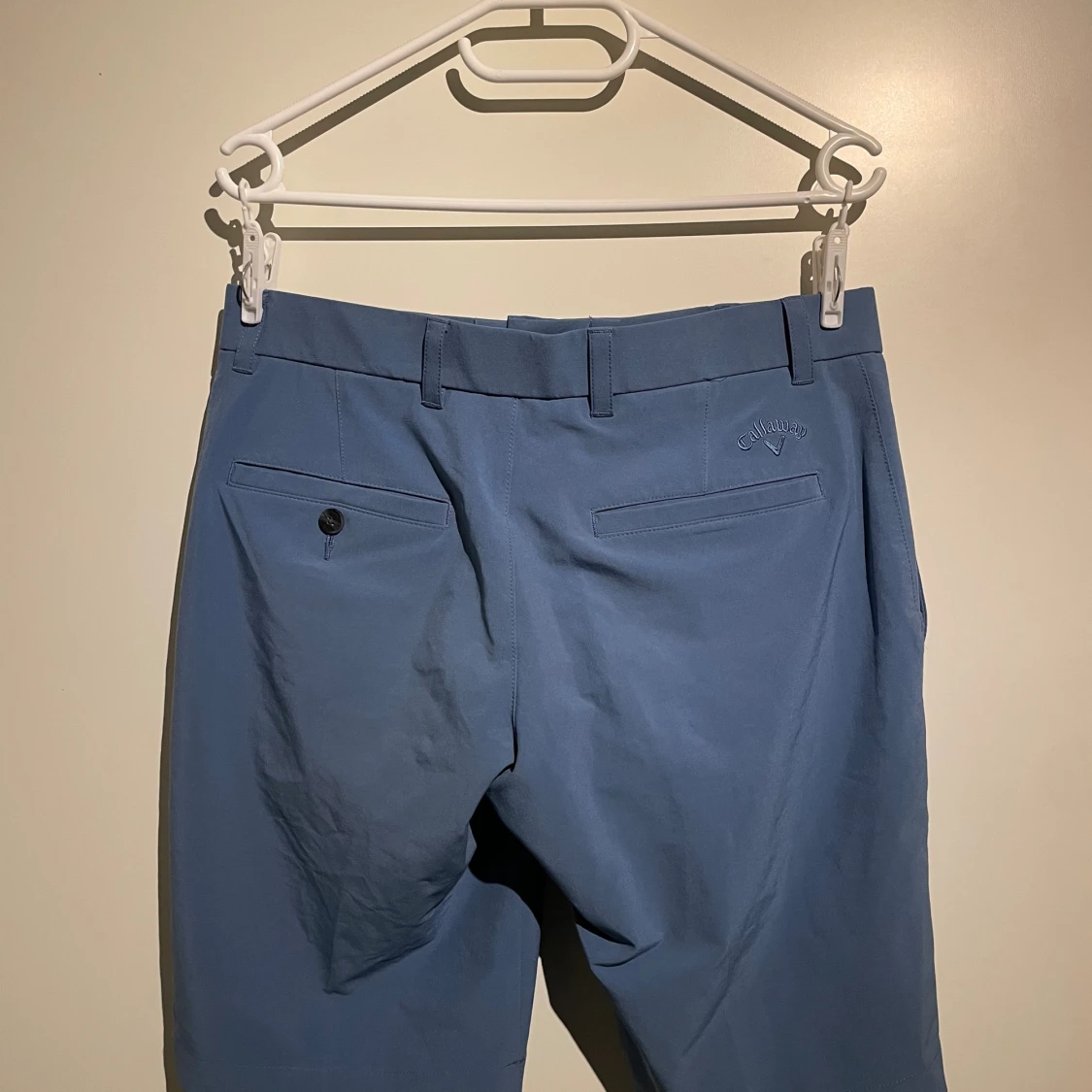 Blå golfshorts från Callaway - 1