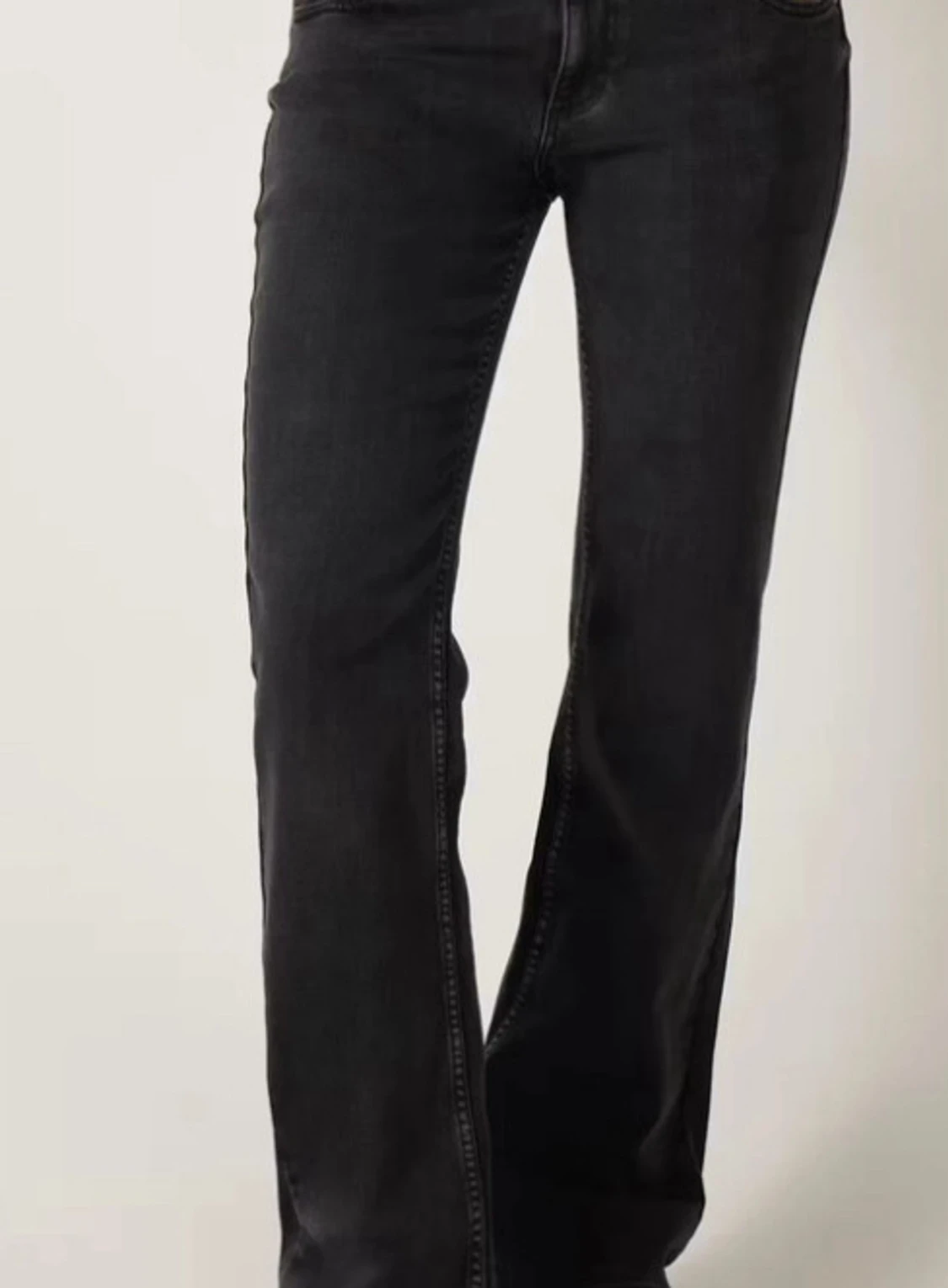 Svarta bootcut jeans