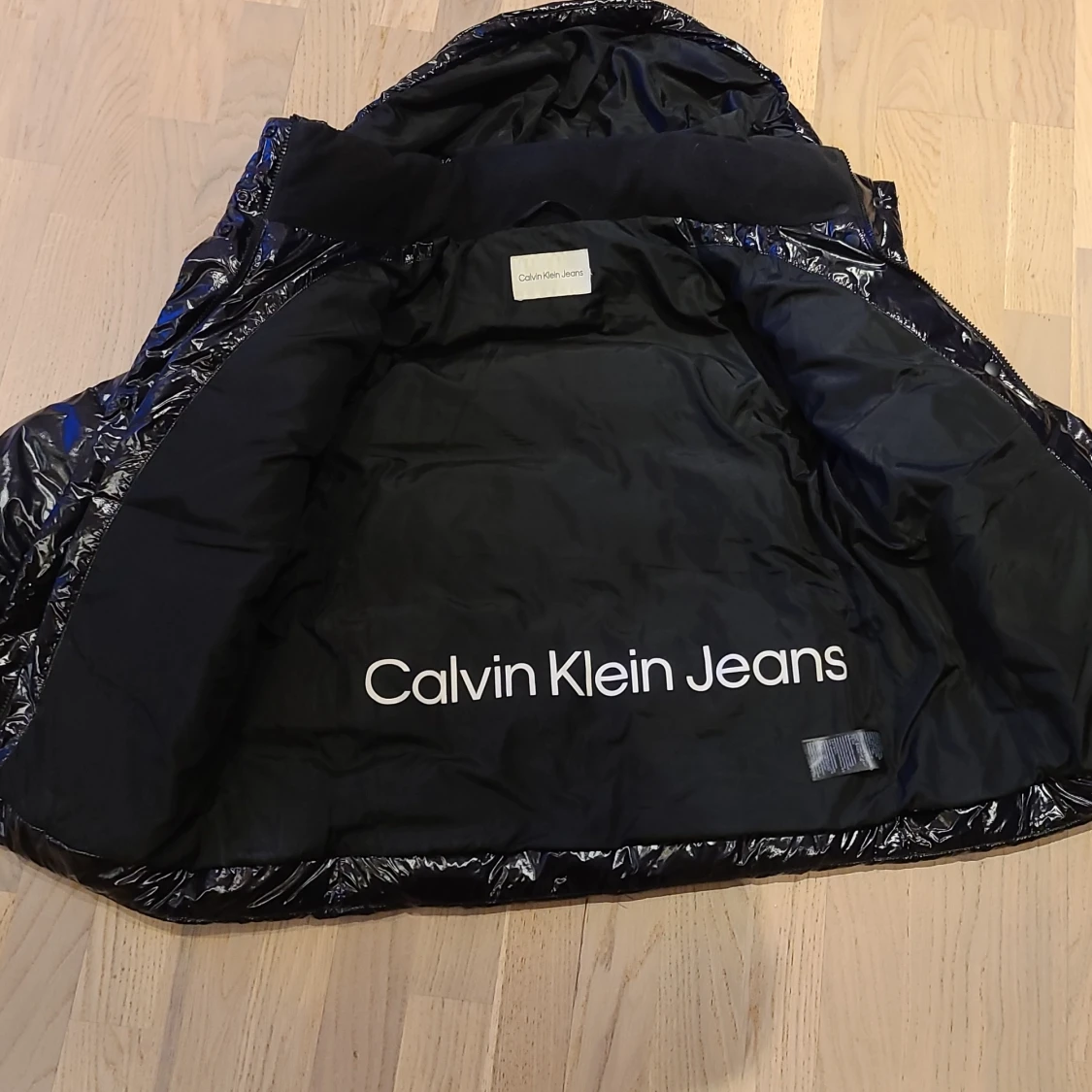 Glansig pufferjacka från Calvin Klein Jeans - 1