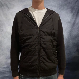 MASSIMO DUTTI HYBRID CARDIGAN  - Tjena! Säljer denna riktigt sköna Hybrid Cardigan från Massimo Dutti✔️ Storlek M✔️ Skriv vid minsta fundering✔️