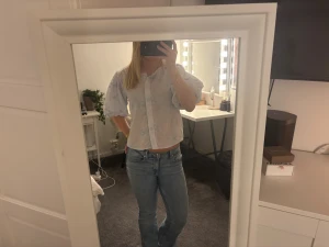 Blå blus  - Fint skick! Knappt använd