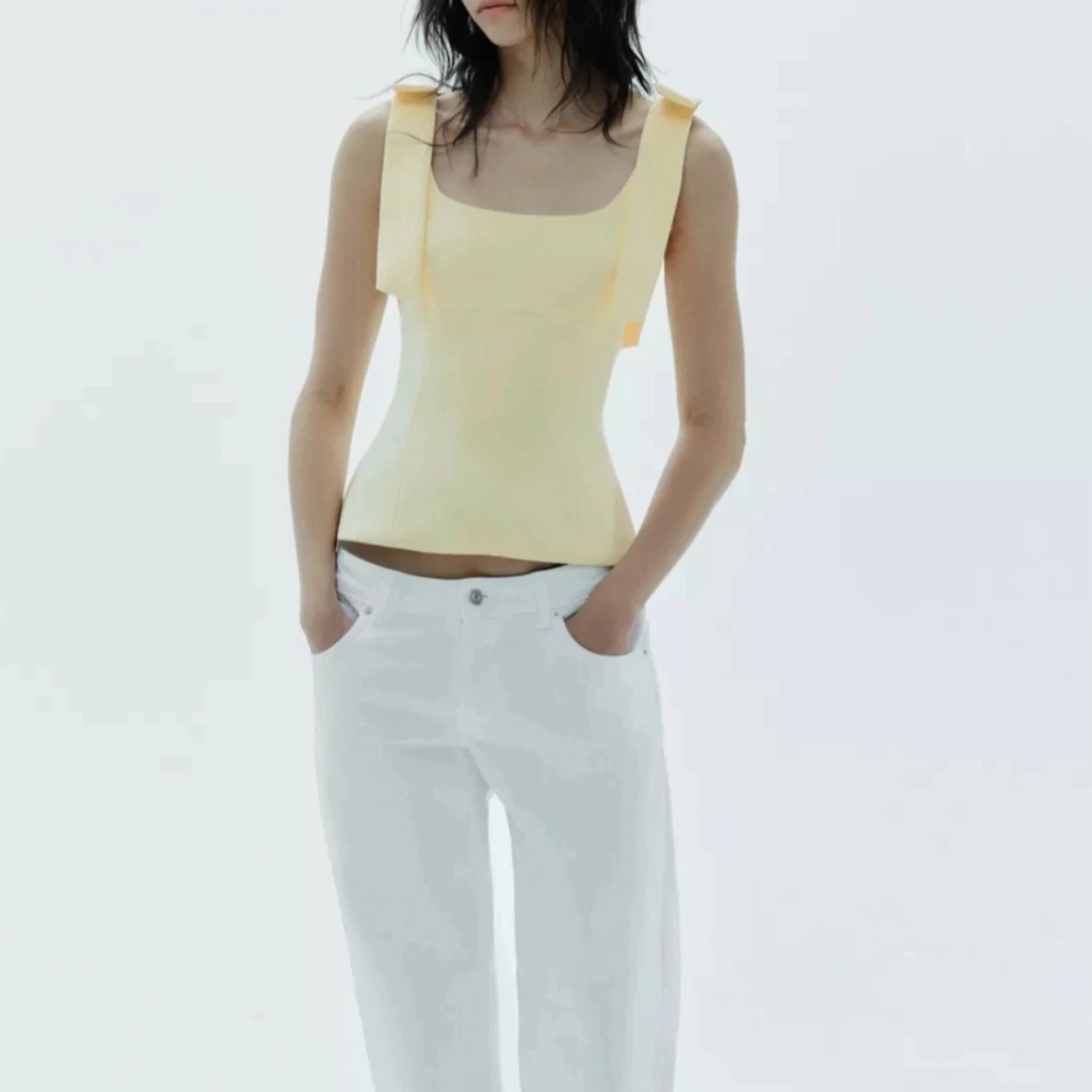 Gul korsettopp med breda axelband - 2