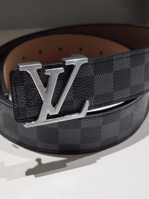 Rutigt bälte 100 cm - Helt nytt bälte som är oanvänd, kan antingen fraktas eller mötas upp I Stockholm