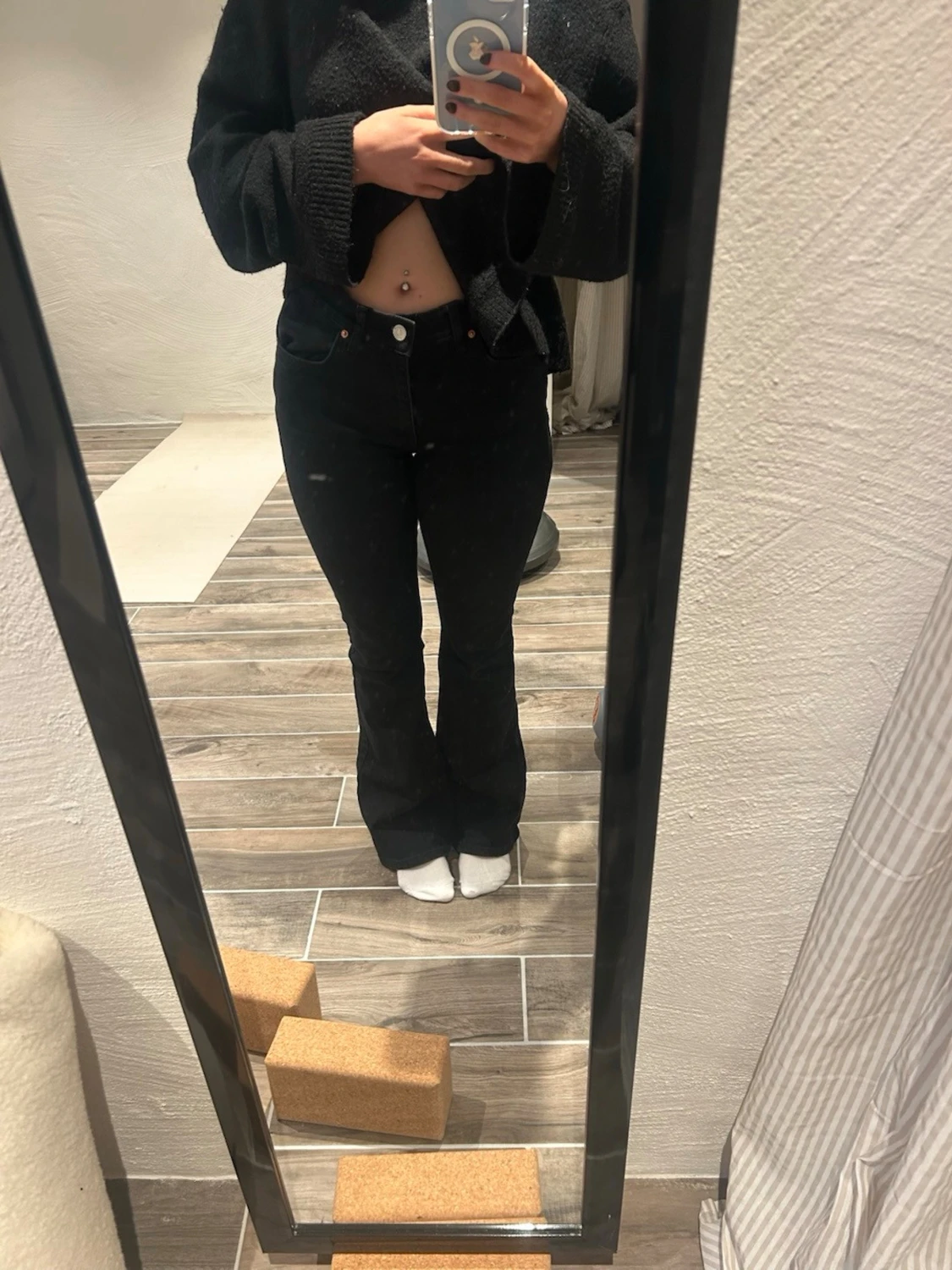 Svarta bootcut jeans