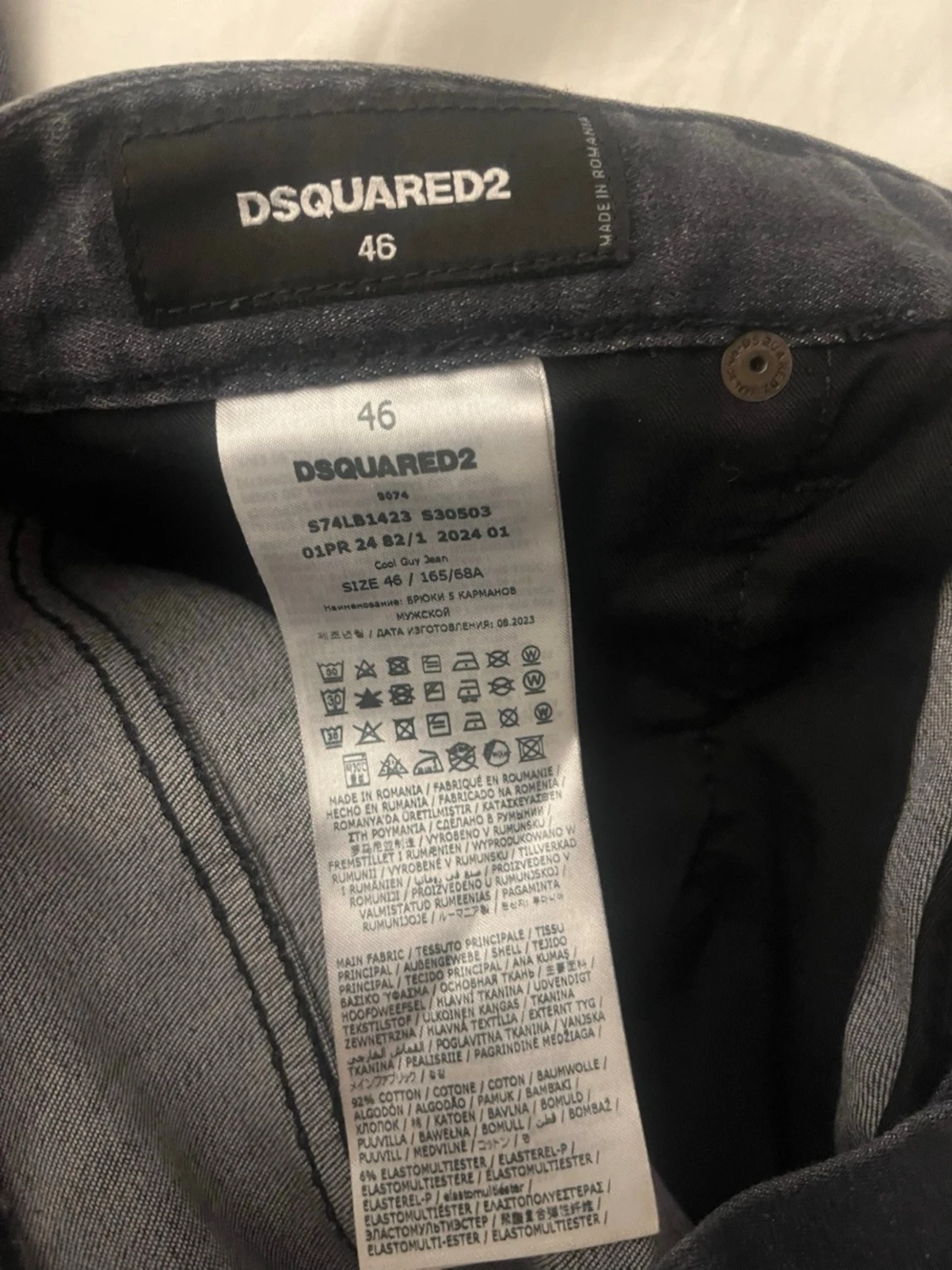 Grå Dsquared2 jeans, storlek 46 - 1