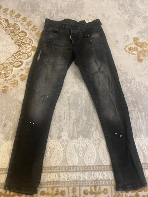 Dsq 2 byxor  - Använt den några gårnger inte min stil 