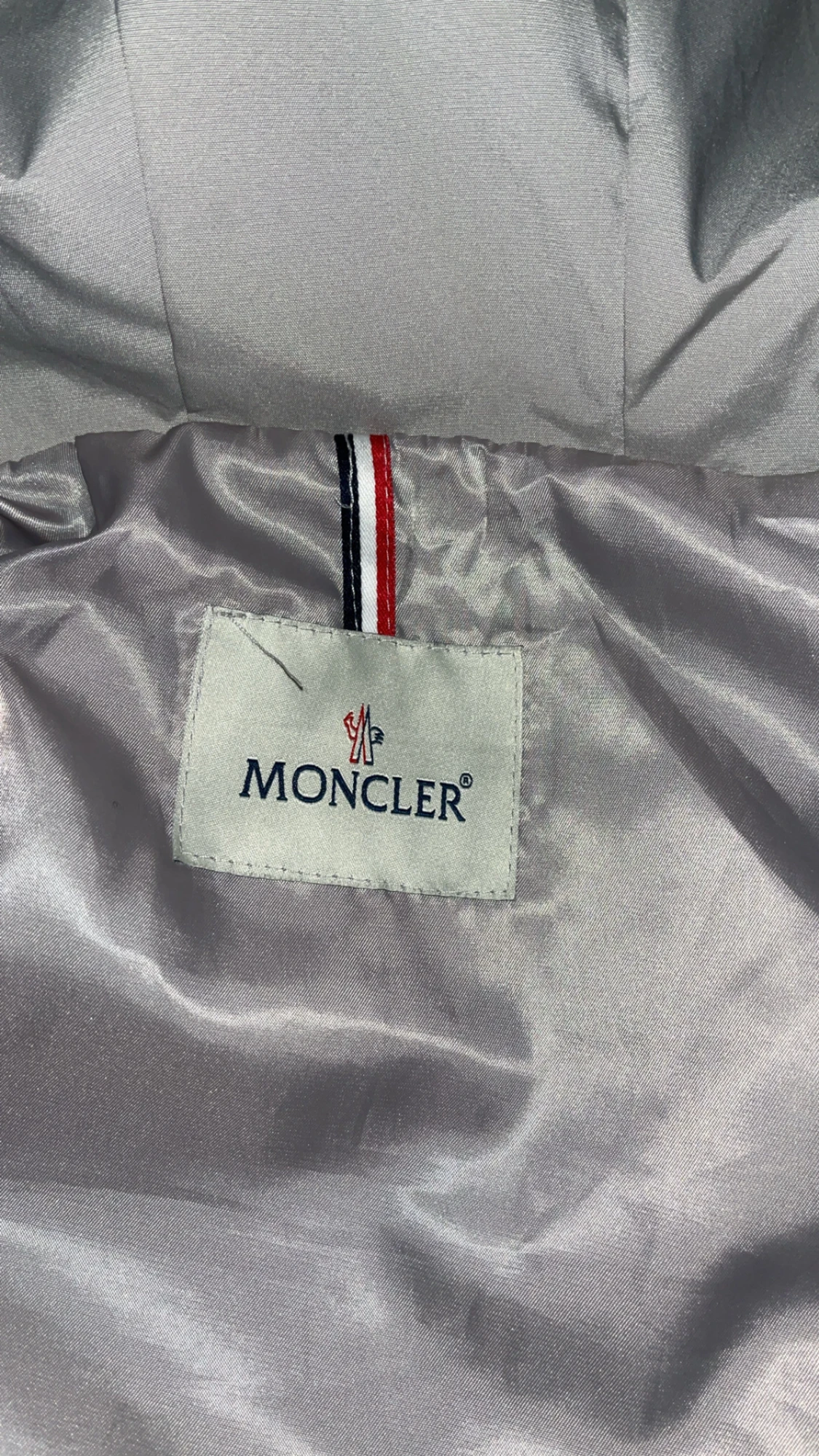 Grå vindjacka från Moncler - 1