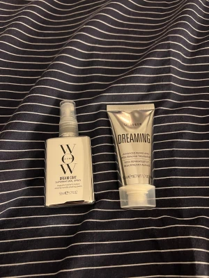 Color wow produkter - 2 produkter från color wow. • Dream coat supernatural spray- 50ml • Dreaming advanced repair and resurfacing treatment- 50ml  Helt nya och oöppnade såklart. Bara att höra av sig vid frågor!  Kika gärna in mina andra annonser och gör gärna en Bundle, behöver bli av med allt så vi kan komma överens om ett bra paketpris🤗