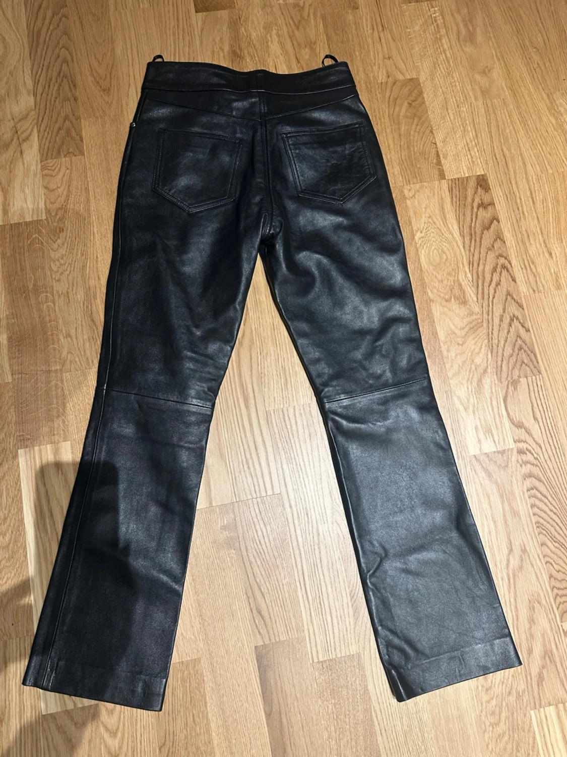 Svarta skinnbyxor Stand Studio strl 34 nya äkta skinn  - 1