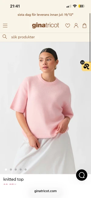 Ljusrosa stickad tshirt Gina Tricot - Superfin ljusrosa stickad tröja från Gina Tricot med rund hals och korta ärmar. Tröjan har en loose passform och är tillverkad i mjukt material med ribbade detaljer vid hals, ärmslut och nederkant.💕