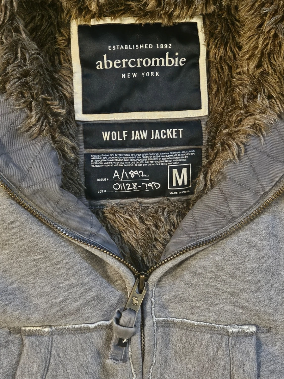 RARE Vintage Abercrombie and Fitch Wolf Jaw Jacket Hoodie Archive Fur Grisch Y2K Niche - 3