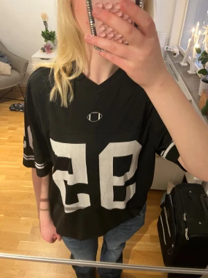 Svart Baskettröja  - Oversized baskettröja från Lager 157, ny utan prislapp och bara använd en gång💕