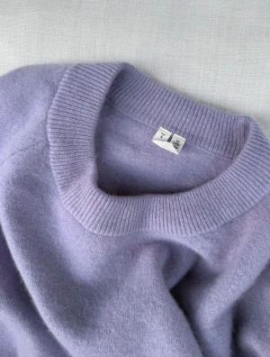 Stickad tröja Arket - Såå mysig stickad tröja ifrån Arket! Aldrig använd. 100% ull. Superfint skick! Strl S💓Går bra att använda köp nu!