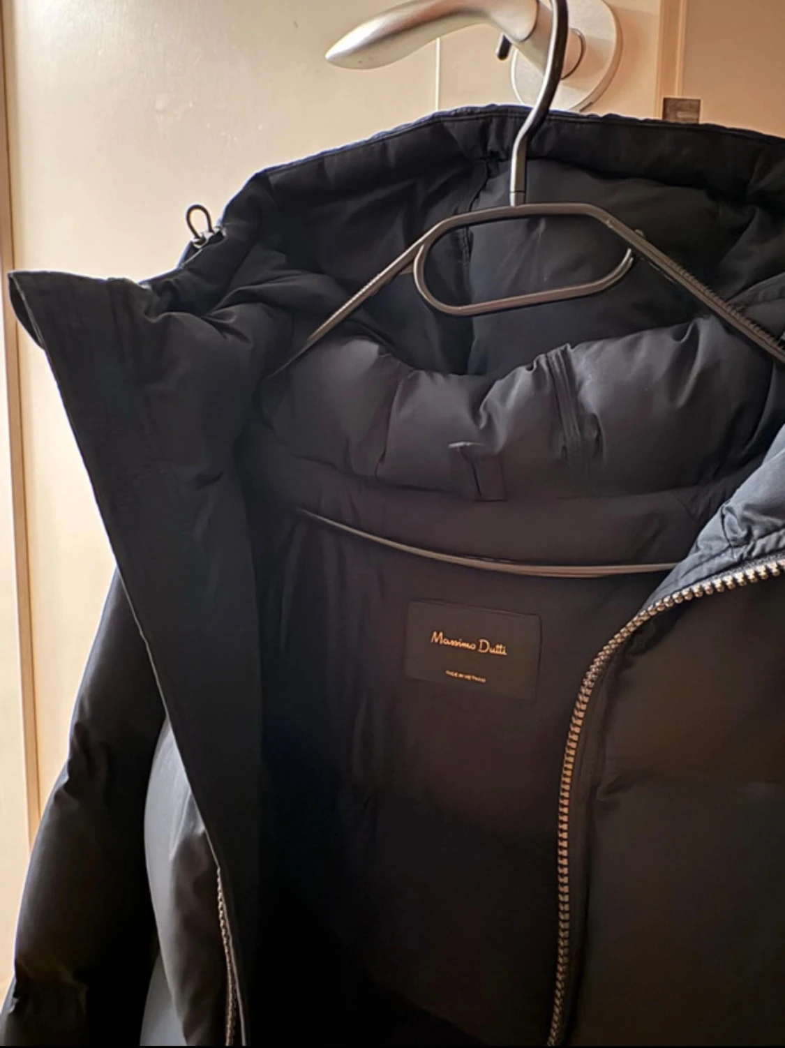 Svart pufferjacka från Massimo Dutti - 1