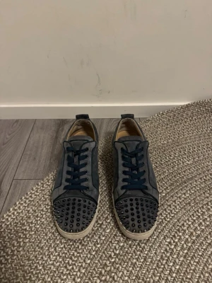 Intressekoll - Köpt av leverantör, 2 nitar saknar men man tänker inte på det, hör av dig med bud eller frågor