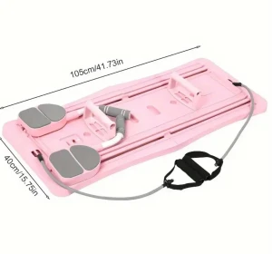 Pilates bräda - Det här är en hopfällbar träningsbräda i ljusrosa plast med grå fotplattor och handtag. Perfekt för hemmaträning och enkel att förvara under soffan. Utrustad med elastiska band och handtag för olika övningar. Mått: 105x40 cm. Varan är helt ny men har en spricka i plasten som ni ser på sista bilden. Detta påverkar dock inte användningen.