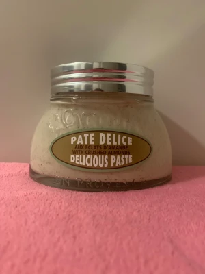 L’occitane body scrub - Ny och oanvänd