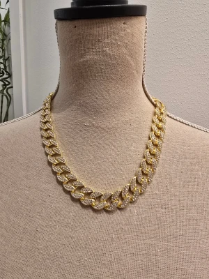 Hals kedja  - Halsband kedja 