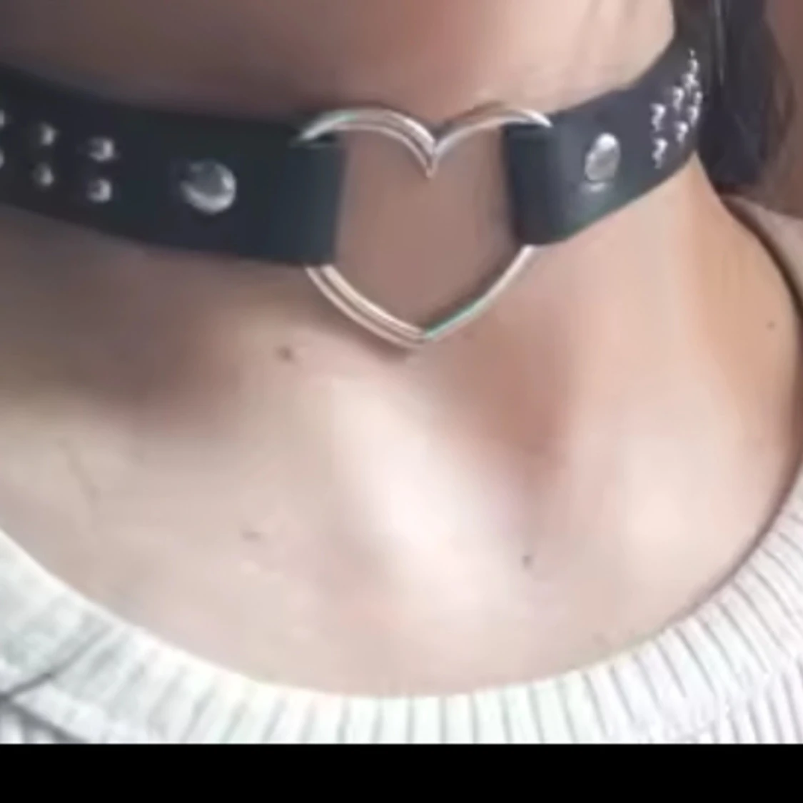  Helt ny Svart choker med hjärtdetalj - 1