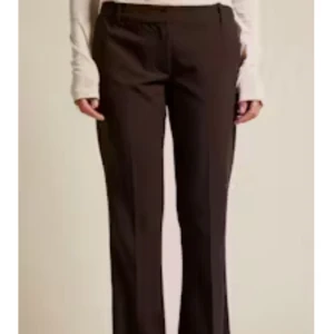 Kostymbyxor - Säljer dessa för att dom passar inte, oanvända dessutom om du vill ha bättre bilder skriv privat💕