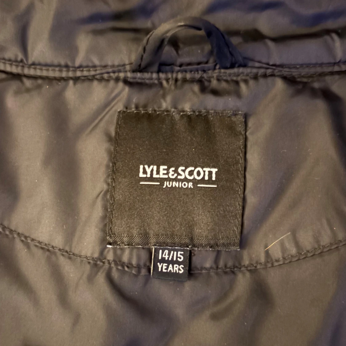 Svart dunväst från Lyle & Scott Junior - 2