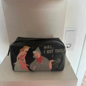 Necessär  - Necessär från primark.