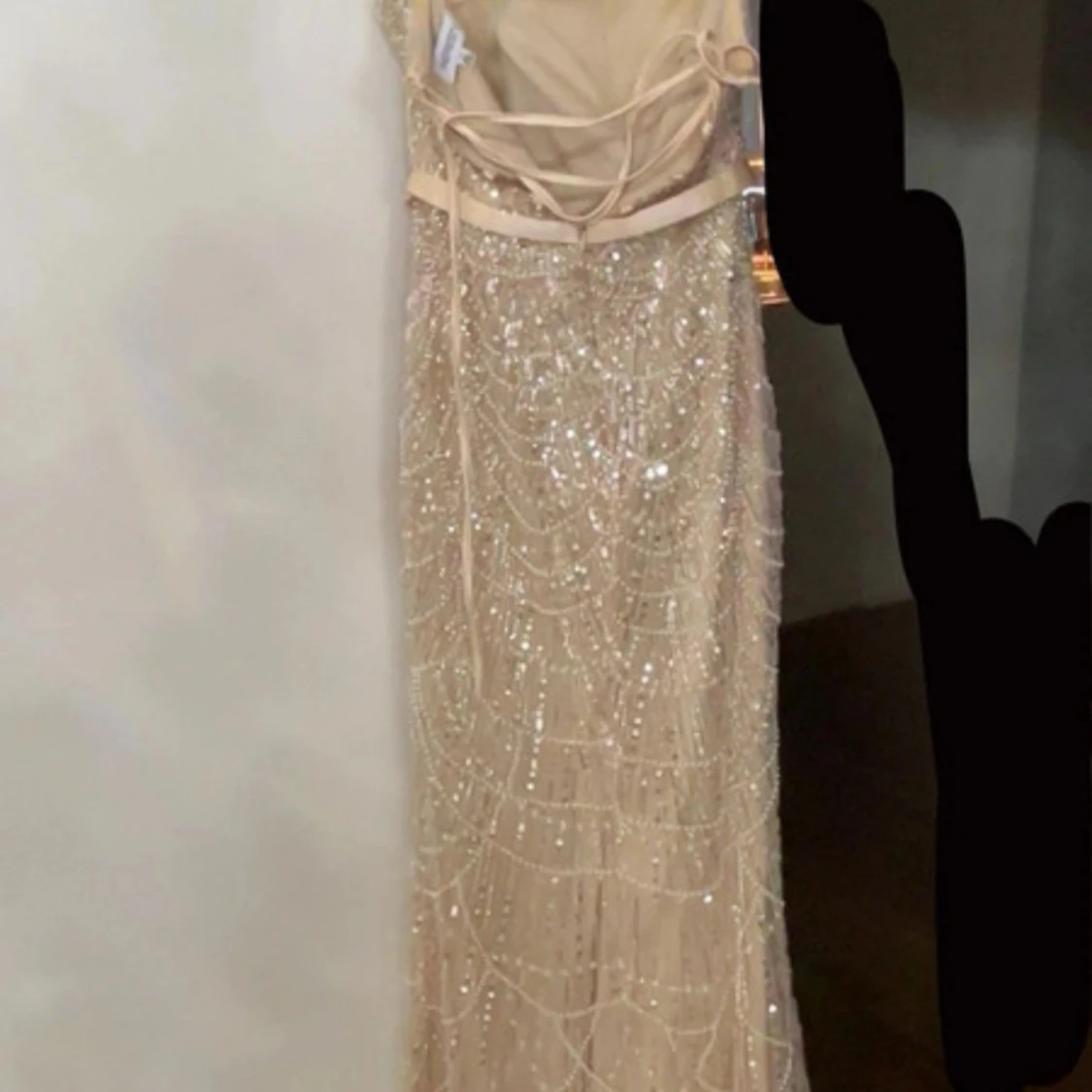 Champagnefärgad glittrig långklänning - 2