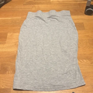 Grå lång kjol - Fin och formell