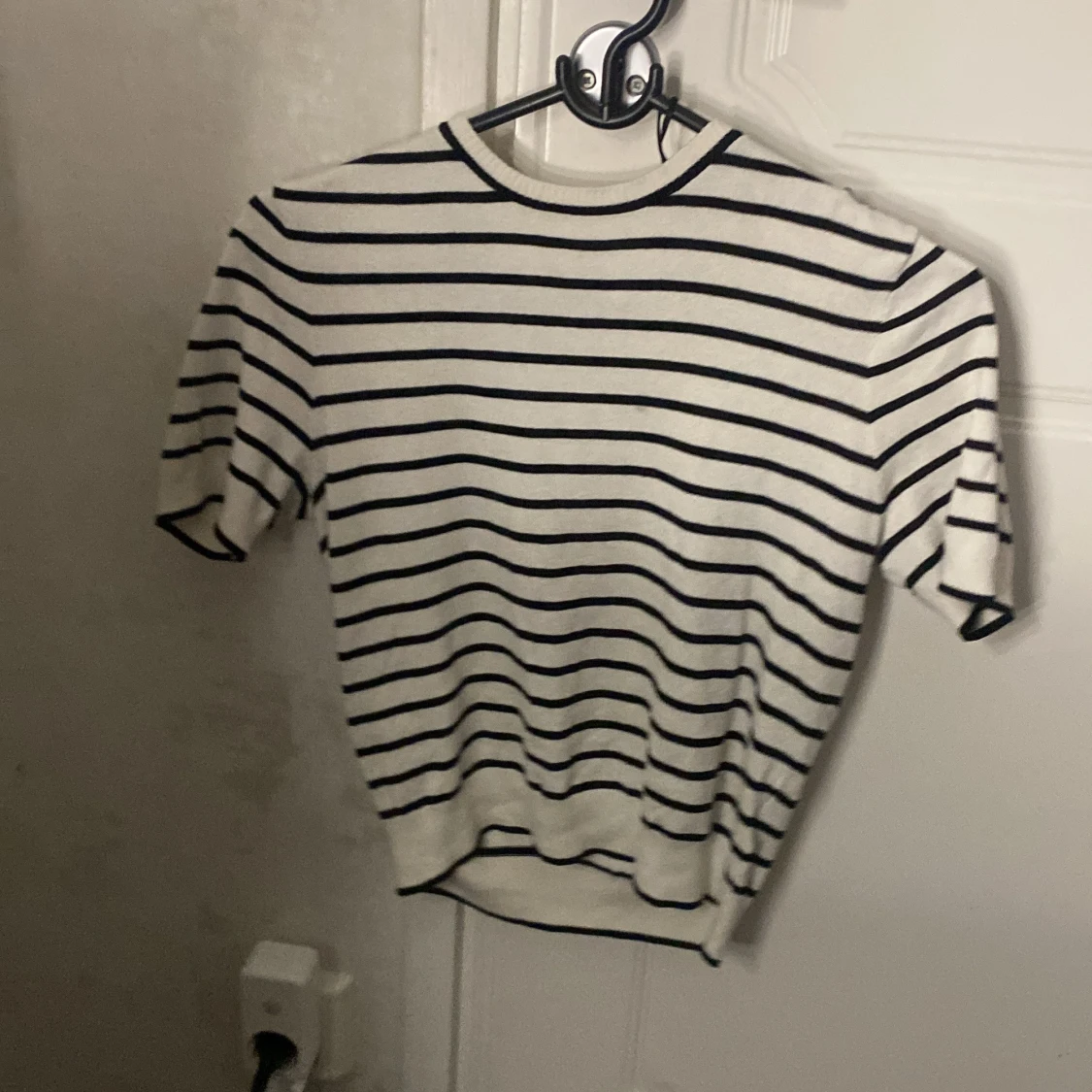 Randig vit och svart tröja S