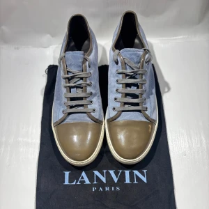 Lanvins - Hej! Säljer nu mina skor från märket Lanvin, storlek 11/45, bra skick, allt på bilderna ingår, tveka inte på att höra av dig vid frågor! 