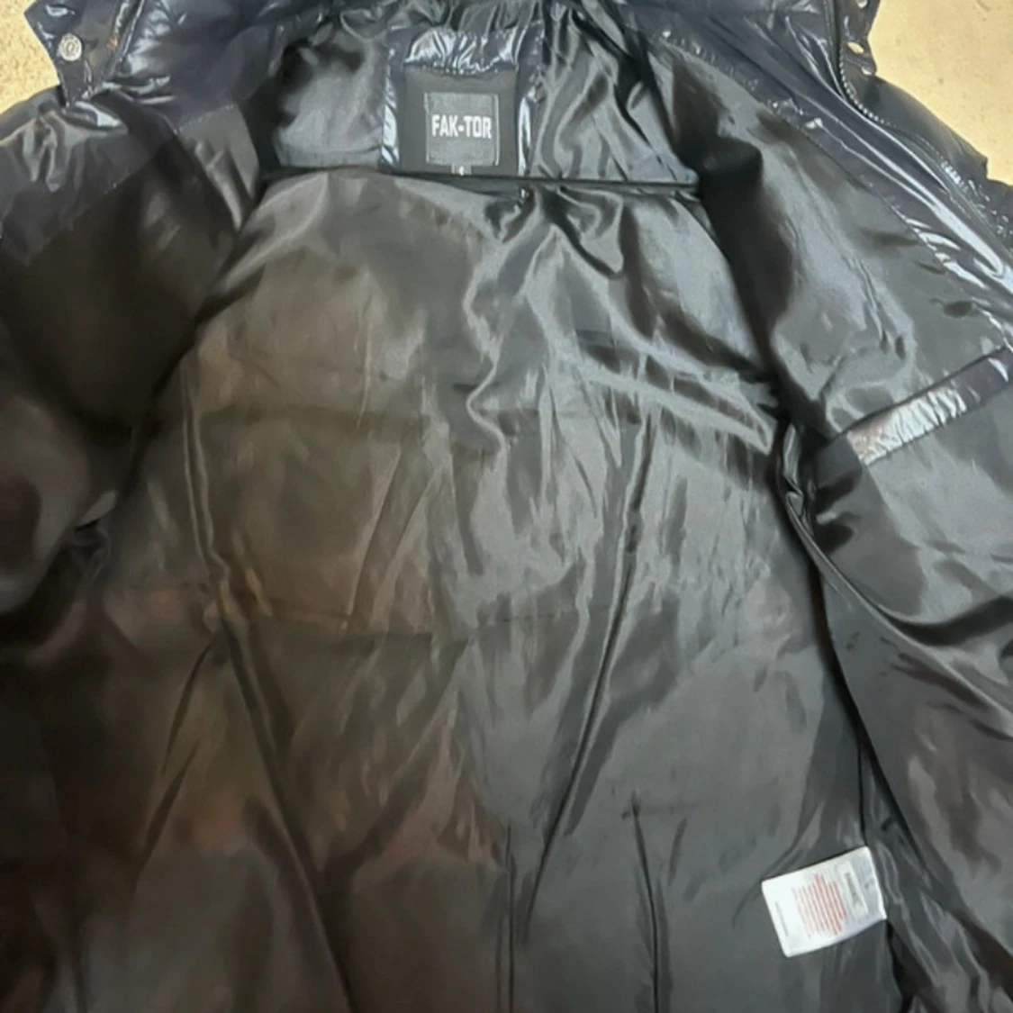 Svart pufferjacka  - 3