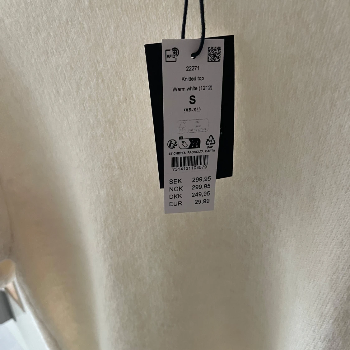 Vit stickad topp från Gina Tricot - 1