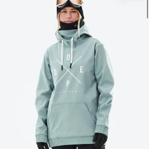 Mintgrön vindjacka från Dope - Mintgrön vindjacka från Dope. Använd en gång😍. Perfekt för dig som gillar streetstyle och vill sticka ut med en fräsch färg.
