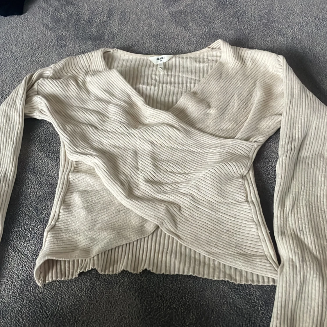 Beige omlottopp från Object