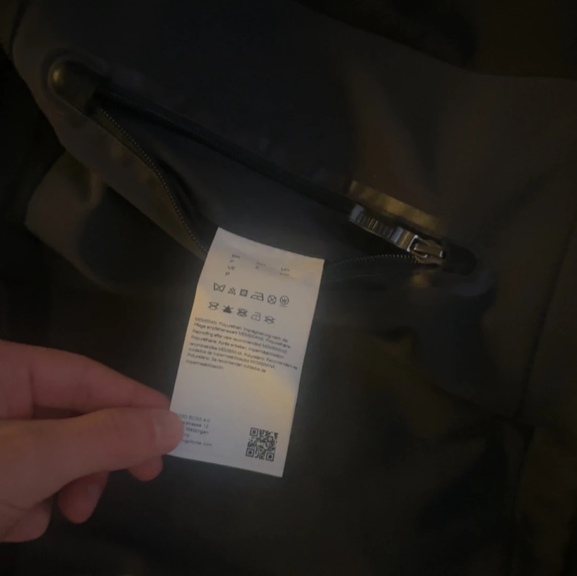 Svart vindjacka från Hugo Boss - 4