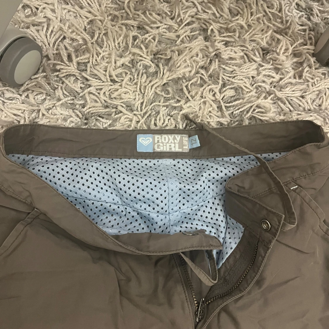 Bruna byxor från Roxy Girl - 1
