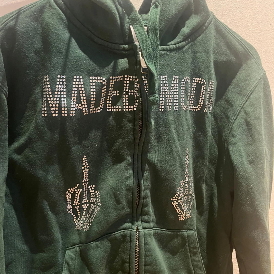 Mörkgrön hoodie MADEBYMODA - 2