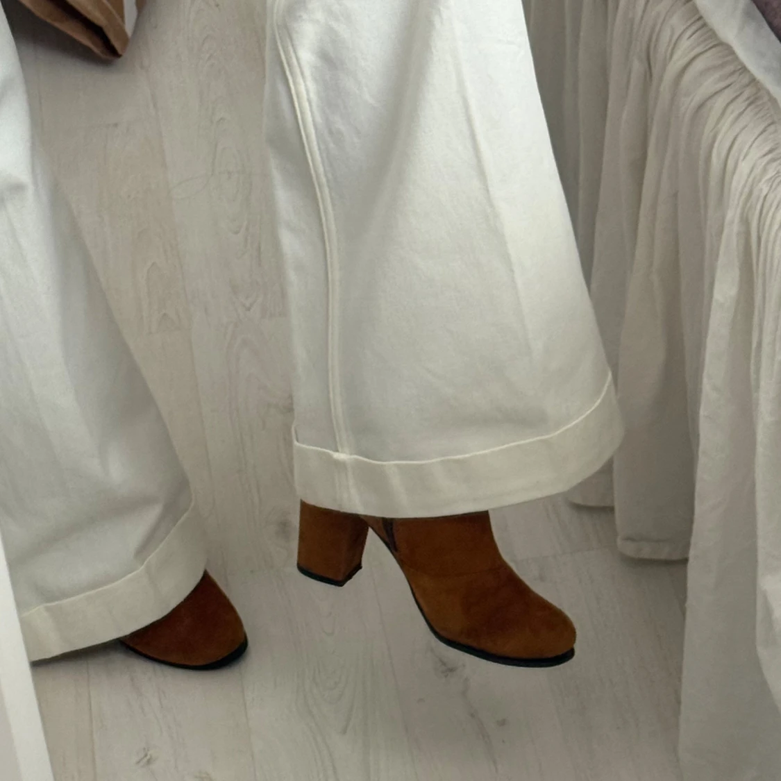 Bruna mockaboots med klack - 3