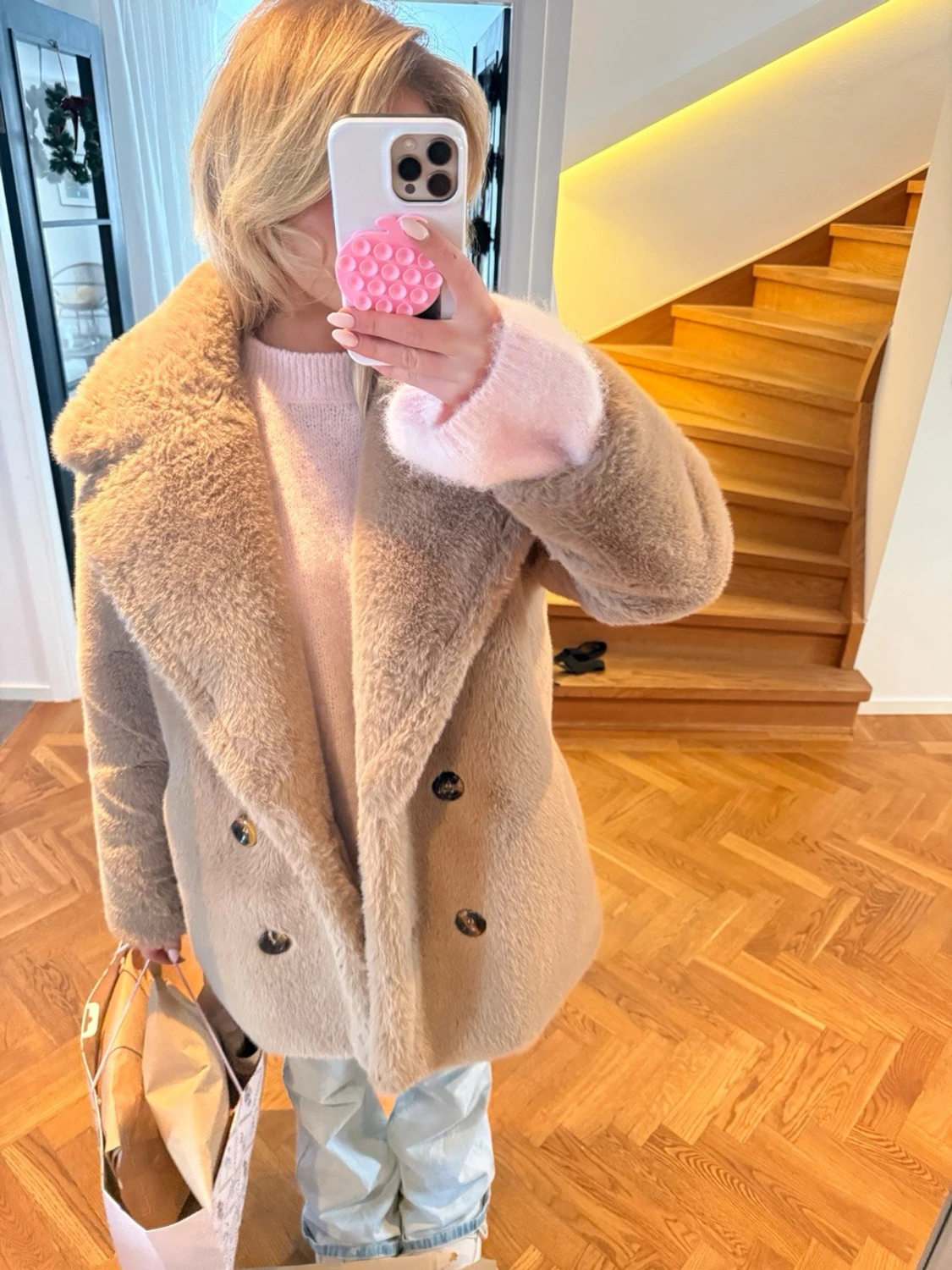 Beige teddyjacka med stora slag - 1