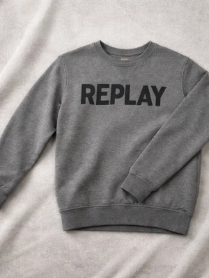 Replay tröja - Grå replay tröja. Inga skador lite använd. Fråga på!!!