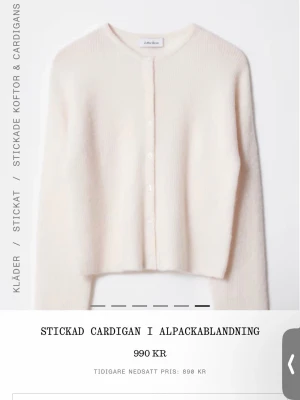 & other stories kofta - As snygg kofta från & other stories kommer ej till andvändning. Nytt skick inga defekter. Nypris 990 säljer för 399❤️