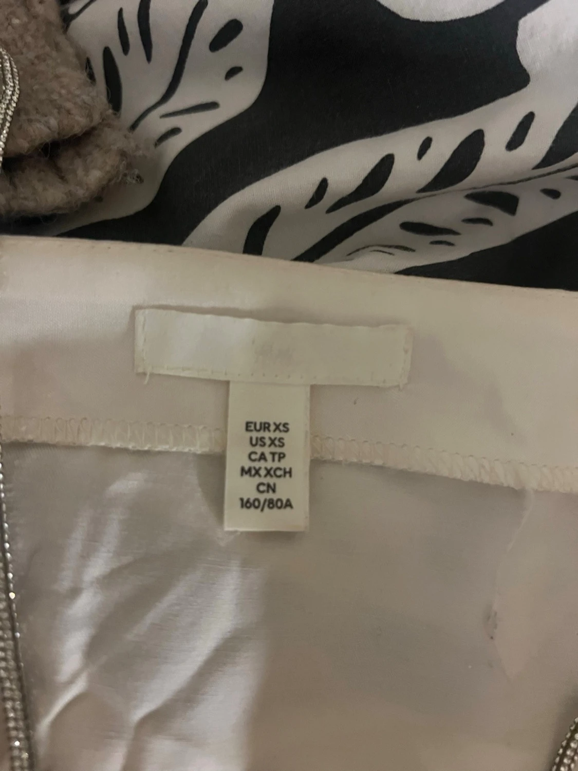 Vit linnetopp med smala axelband - 2