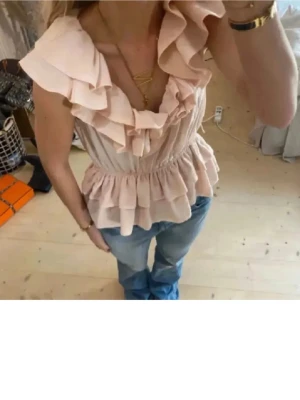Snygg volang blus💖 - Populär slutsåld rosa blus från hm❣️