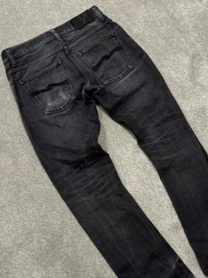 Nudie Selvage Jeans  - Nudie Jeans | Modell: Grim Tim | Skick 9/10 mycket bra | Nypris ca 2500kr | Mitt pris 999kr | Midja: 39cm | Ytterbenslängd: 98cm | Benöppning: 17cm | Lår: 27cm |  Kom gärna pm vid frågor eller funderingar | Postas eller möts upp i Gävle!