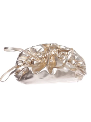 Guldig clutch väska från monki - Supersnygg festlig clutch väska i väldigt bra skick! Skriv vid frågor ❣️