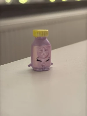 Shopkins rare exclusive viki vanilla - Season six 