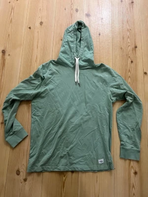 Lindbergh White hoodie - strl.L - Grön hoodie från Lindbergh White.