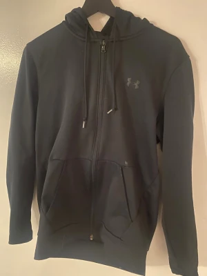 Underarmour zip hoodie - Fräsch och skön Underarmour hoodie 