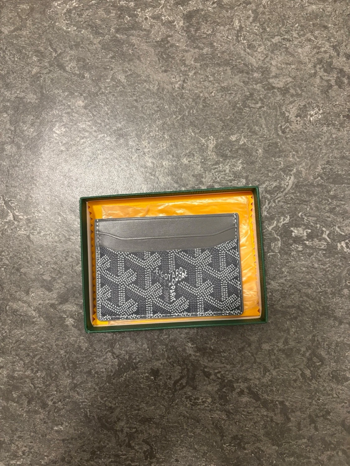 Grå korthållare  - 1